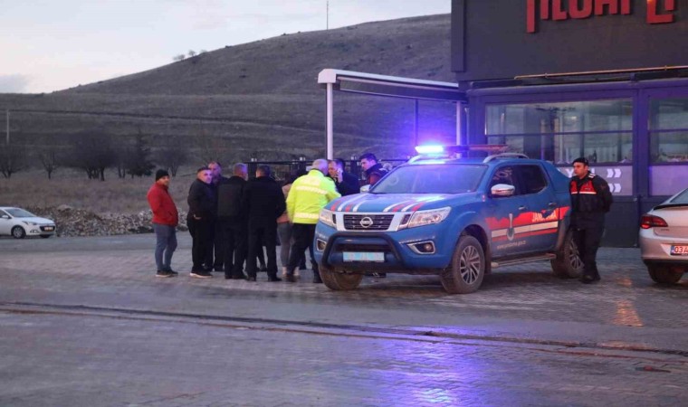 Köfteci Yusufta tavan çökme olayının, kalitesiz malzeme kullanılmasından kaynaklandığı iddia edildi