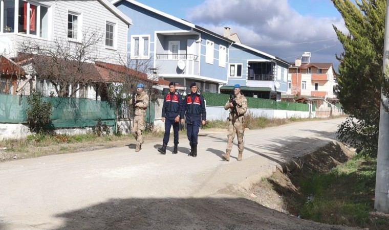 Komandolar hırsızlara karşı sahada