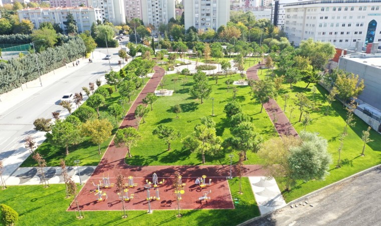 Küçükçekmecenin çehresi, yeni parklar ve yeşil alanlarla güzelleşiyor