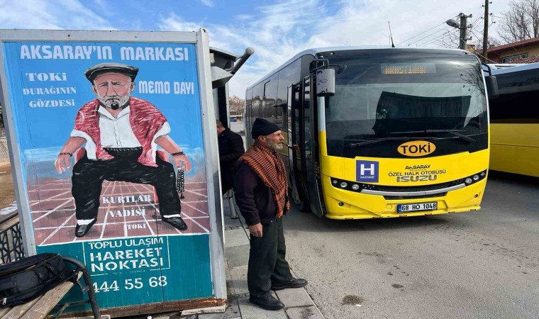 Kurt gibi uluyup otobüs seferlerini yönlendiriyor