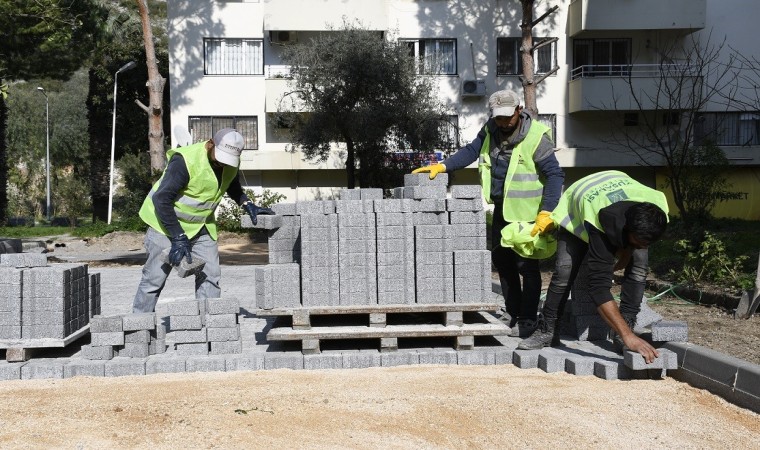 Kuşadasında yol yapım çalışmaları Kirazlı yolu ile sürüyor