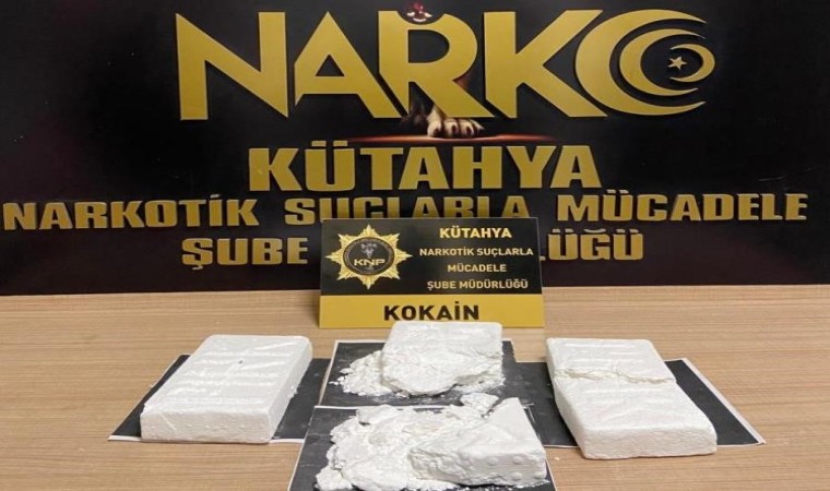 Kütahyada aracında 3 bin 16 gram kokain ele geçirilen şahıs tutuklandı