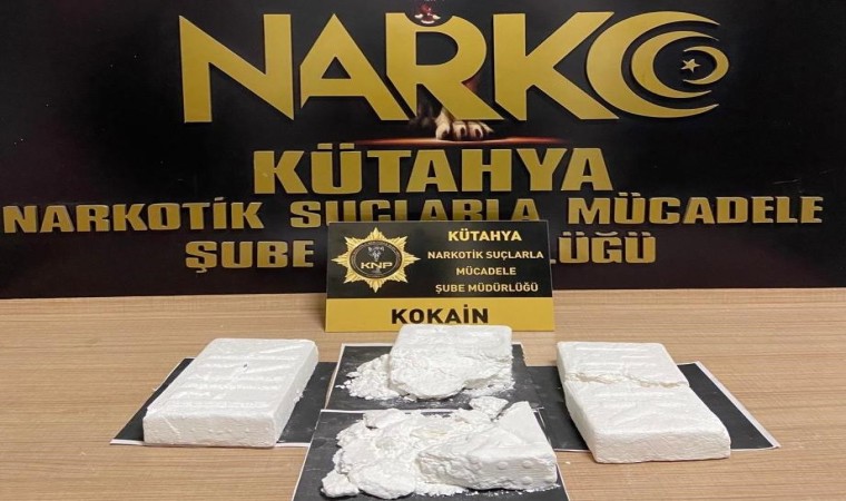 Kütahyada bir araçta 3 bin 16 gram kokain ele geçirildi