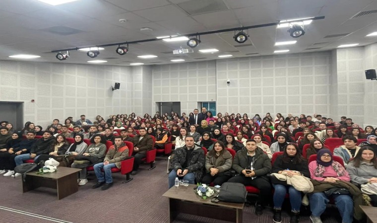 Kütahyada İş arama becerileri konferansı