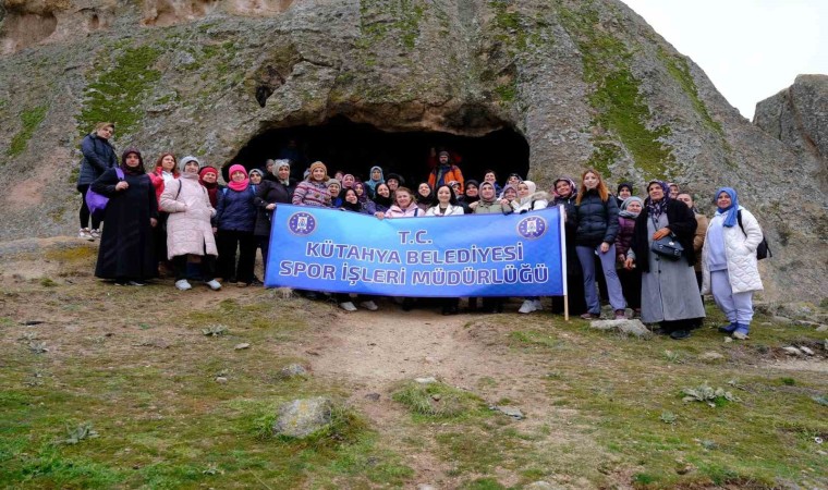 Kütahyalı kadınlardan Frig Vadisinde doğa yürüyüşü