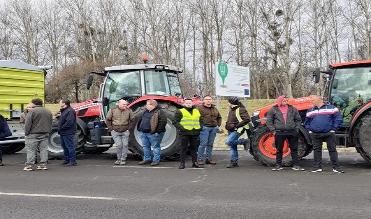 Macaristan ve Polonyada çiftçilerden Ukrayna sınırında protesto