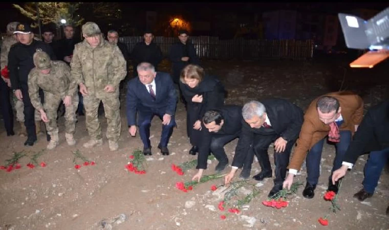 Malatya’da 78 kişinin yaşamını yitirdiği Hakimbey Apartmanı arsasında duygusal anma (2)