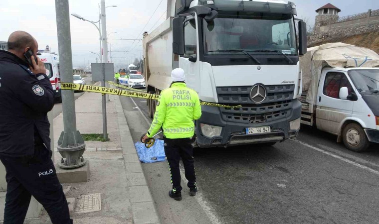 Malatyada kamyonun çarptığı yaya hayatını kaybetti