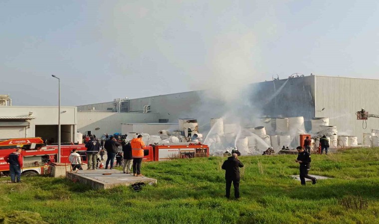 Manisa OSBdeki İpek kağıt fabrikasında yangın