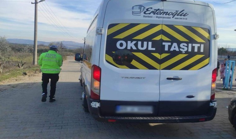 Manisada 2 okul servisi trafikten men edildi