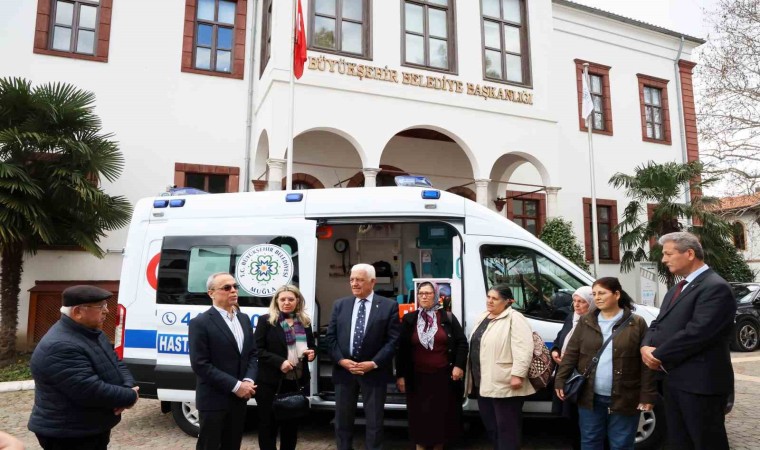 Merhum Özbay ailesinden Büyükşehire hasta nakil ambulans bağışı