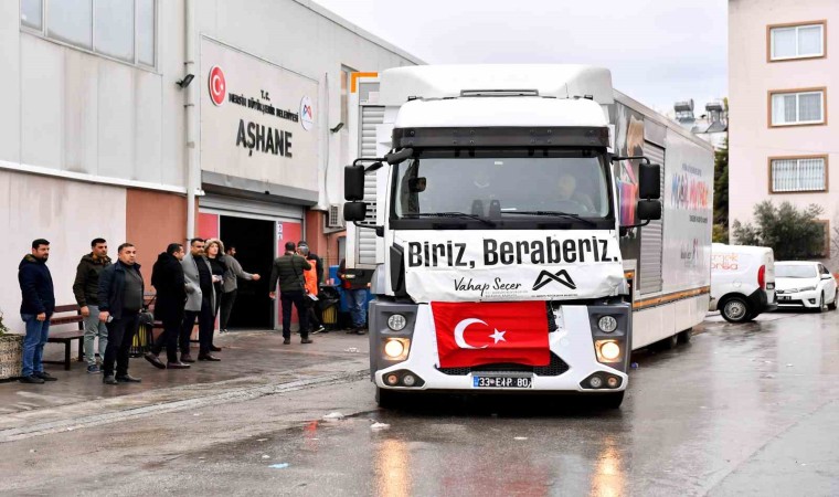 Mersin Büyükşehir Belediyesi depremzedelerin yanında oldu