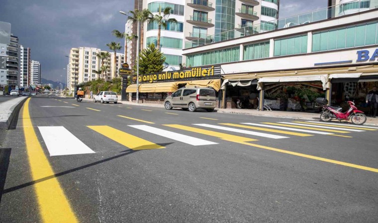 Mezitlide Zeytinli Caddesi yenilendi