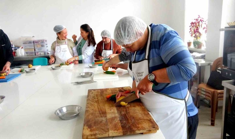 Muğlada özel bireylere kahvaltı kursu veriliyor