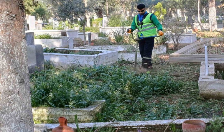 Nazillide mezarlıklar bakıma alındı