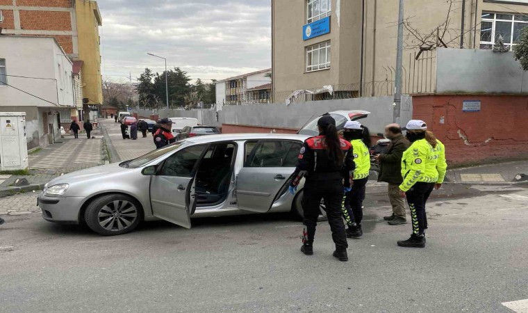 Okul önlerinde helikopter destekli asayiş uygulaması