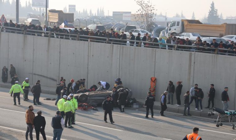 Önce otomobile sonra aydınlatma direğine çarpıp takla attı: 1 ölü, 1 yaralı