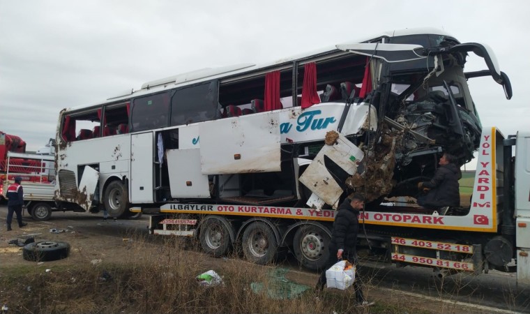 Otobüs kazasında hayatını kaybedenlerin sayısı 2ye yükseldi