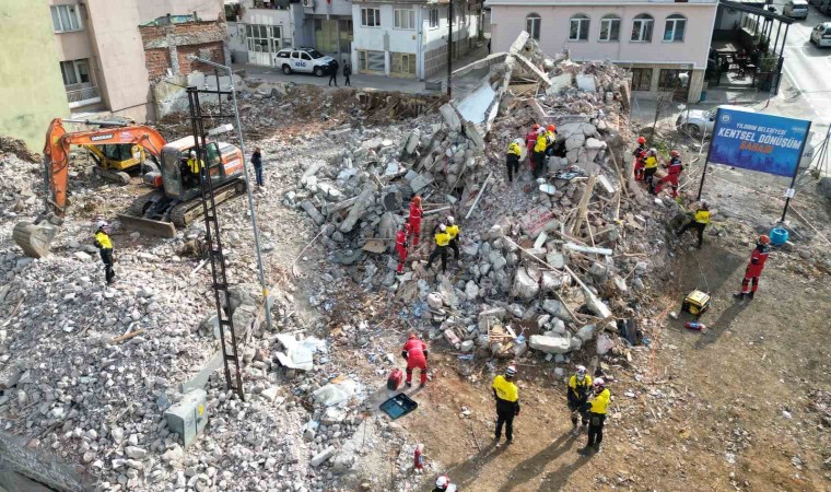 (Özel) Bursada nefes kesen deprem tatbikatı...