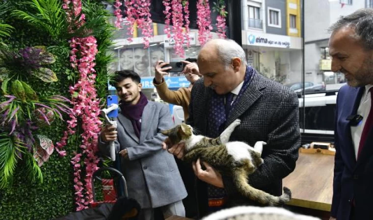 Saadet Partisi İBB Başkan Adayı Birol Aydın, Kağıthane’de esnaf ziyaretinde bulundu