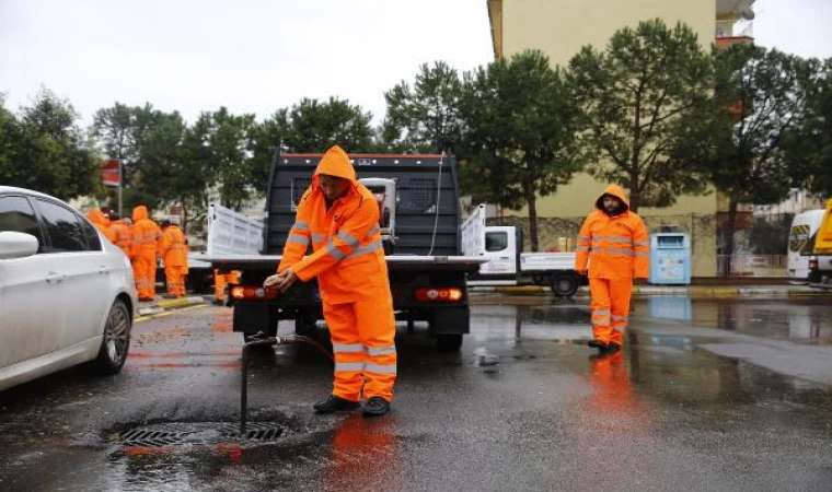 Sağanağın vurduğu Antalya’da yaralar sarılıyor