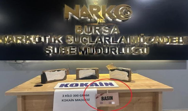 Sahte ’basın trafik kartı’ bulunan cipte 3 kilo kokain ele geçirildi