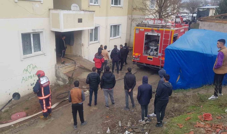 Sakaryada korkutan yangın: Bir bina tahliye edildi