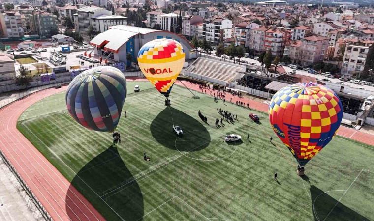 Salda Gölünün muhteşem manzarası sıcak hava balonlarıyla birleşecek