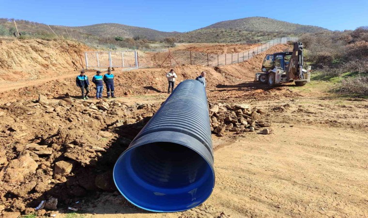 Salihlide yağmur sularına koruge boru ile önlem