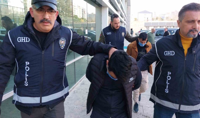 Samsun polisi, göçmen kaçakçısını Sakız Adasına kaçarken yakaladı