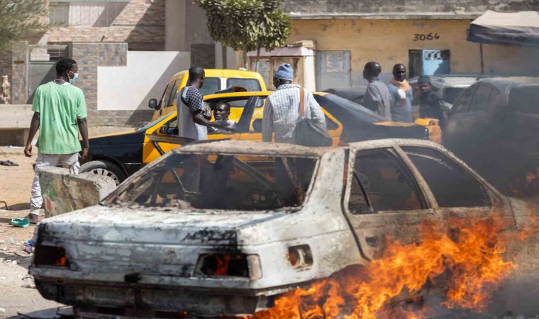 Senegaldeki seçim protestosunda 1 kişi hayatını kaybetti