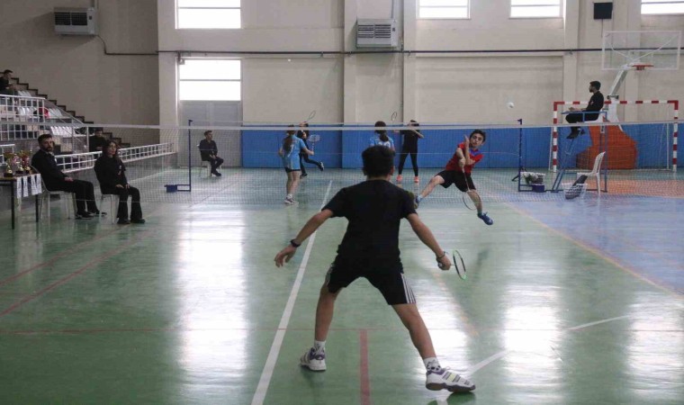 Sivasta badminton rüzgarı esti