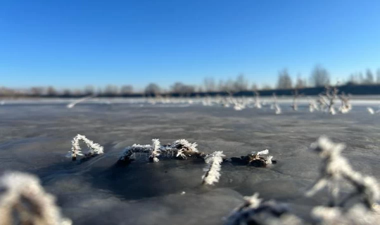 Sivas’ta sıcaklık eksi 10 dereceye düştü, gölet buz tuttu