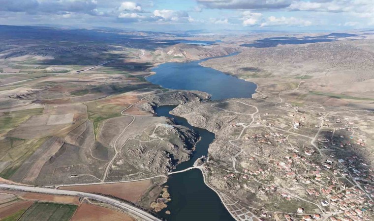 Tarih ve doğa ile iç içe olan Çeşnigir Köprüsü ve Kanyonuna yoğun ilgi