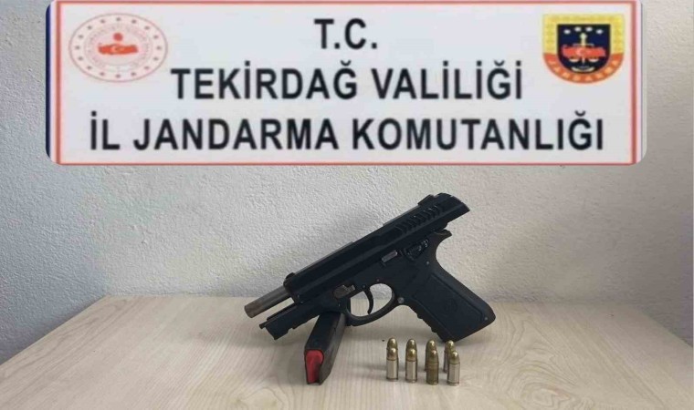 Tekirdağda silah ve bıçak ele geçirildi