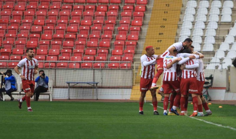 Trendyol Süper Lig: Hatayspor: 0 - Sivasspor: 1 (İlk yarı)