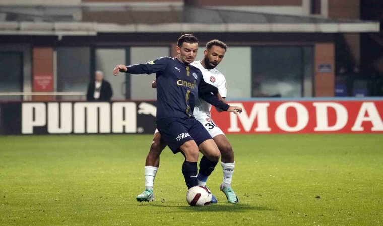 Trendyol Süper Lig: Kasımpaşa: 1 - Fatih Karagümrük: 1 (İlk yarı)