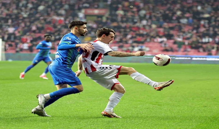 Trendyol Süper Lig: Samsunspor: 1 - Çaykur Rizespor: 0 (İlk yarı)