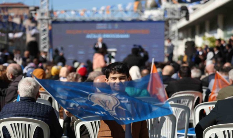 Ümraniyede AK Parti seçim koordinasyon merkezi açıldı