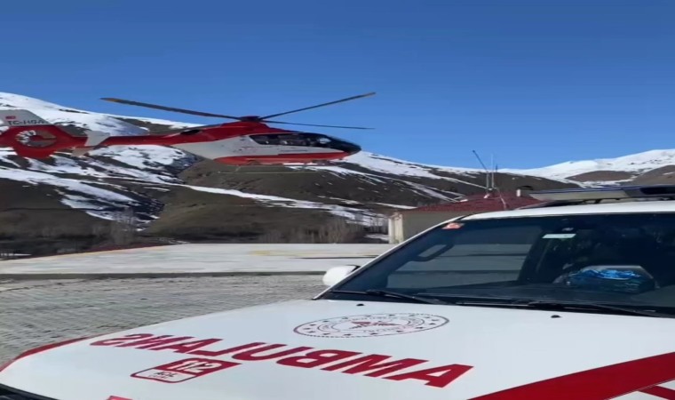 Vanda ambulans helikopter yüksekten düşen hasta için havalandı