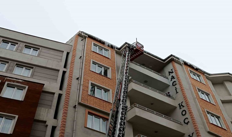 Vanda buz kırma timi iş başında