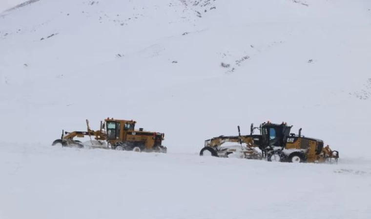 Van’ın 4 ilçesinde eğitime kar engeli; 199 yerleşim yeri ulaşıma kapalı