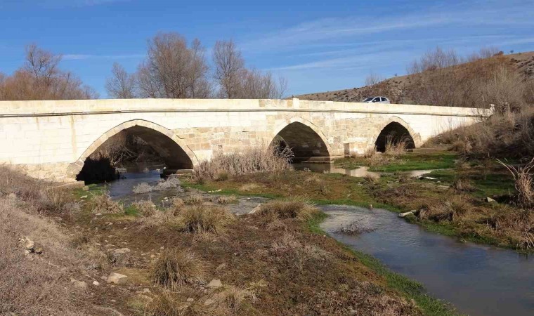 Yavuz Sultan Selimin yaptırdığı köprü, ihtişamıyla ayakta duruyor