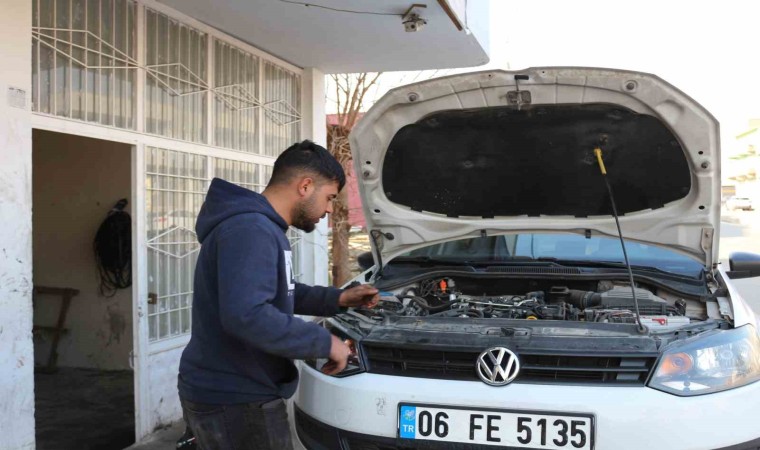 19 yaşında motor ustası oldu