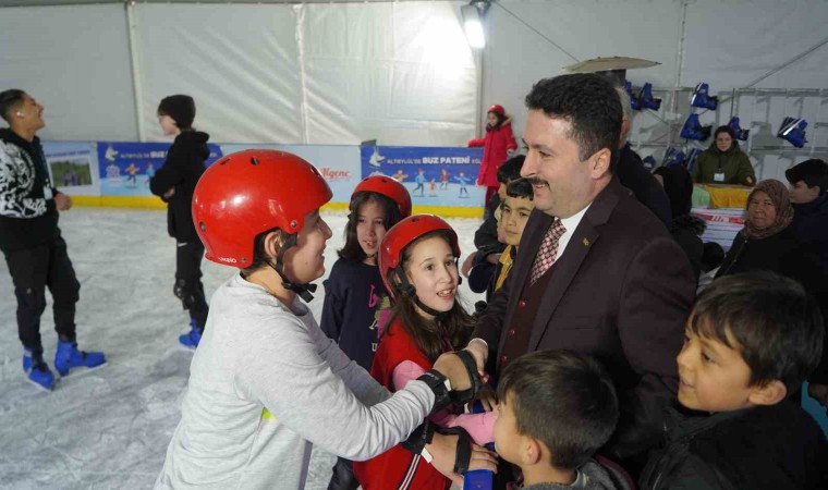 20 bin çocuk buz pateni yaptı