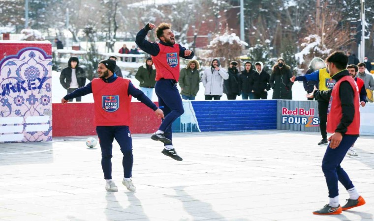 4e 4 futbol turnuvası: Red Bull Four 2 Score başlıyor