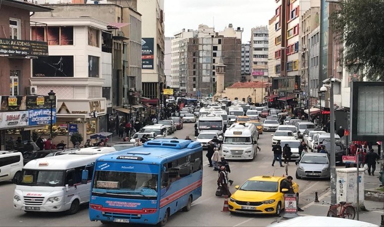 Adanada trafiğe kayıtlı araç sayısı 830 bin 472 oldu