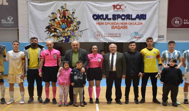 Afyonkarahisarda futsal grup müsabakaları başladı