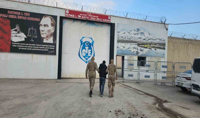 Ağrıda çeşitli suçlardan aranan 3 firari yakalandı