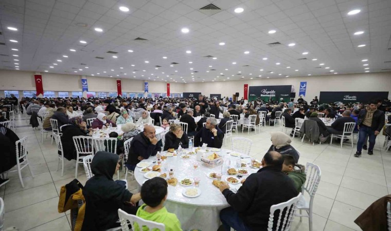 Aliağa Belediyesinden geleneksel iftar yemeği